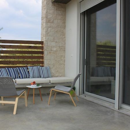 Meli Seaside Villas Храни Екстериор снимка