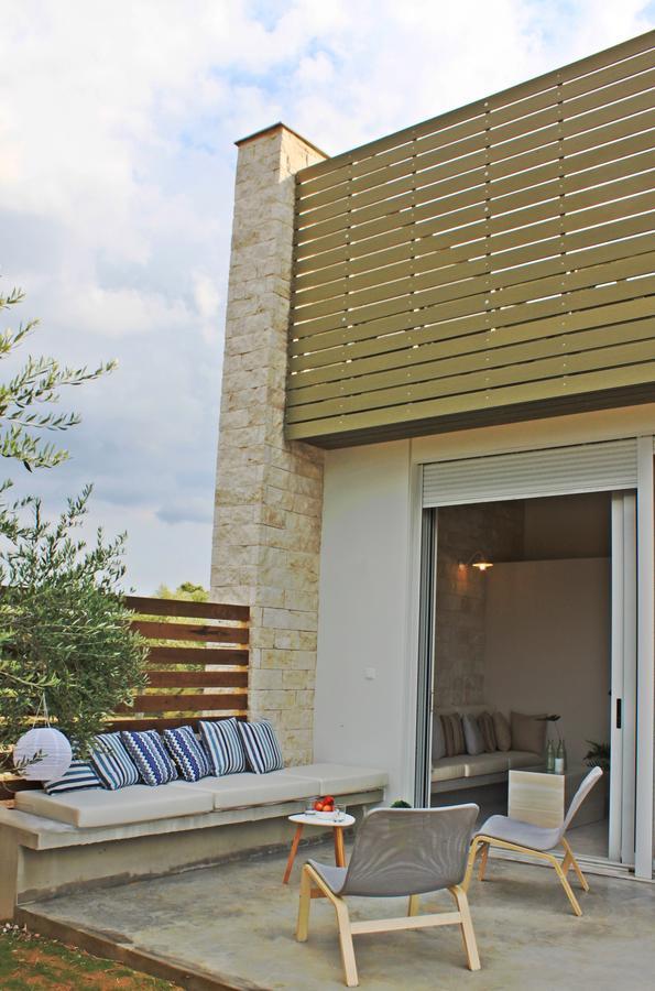 Meli Seaside Villas Храни Екстериор снимка